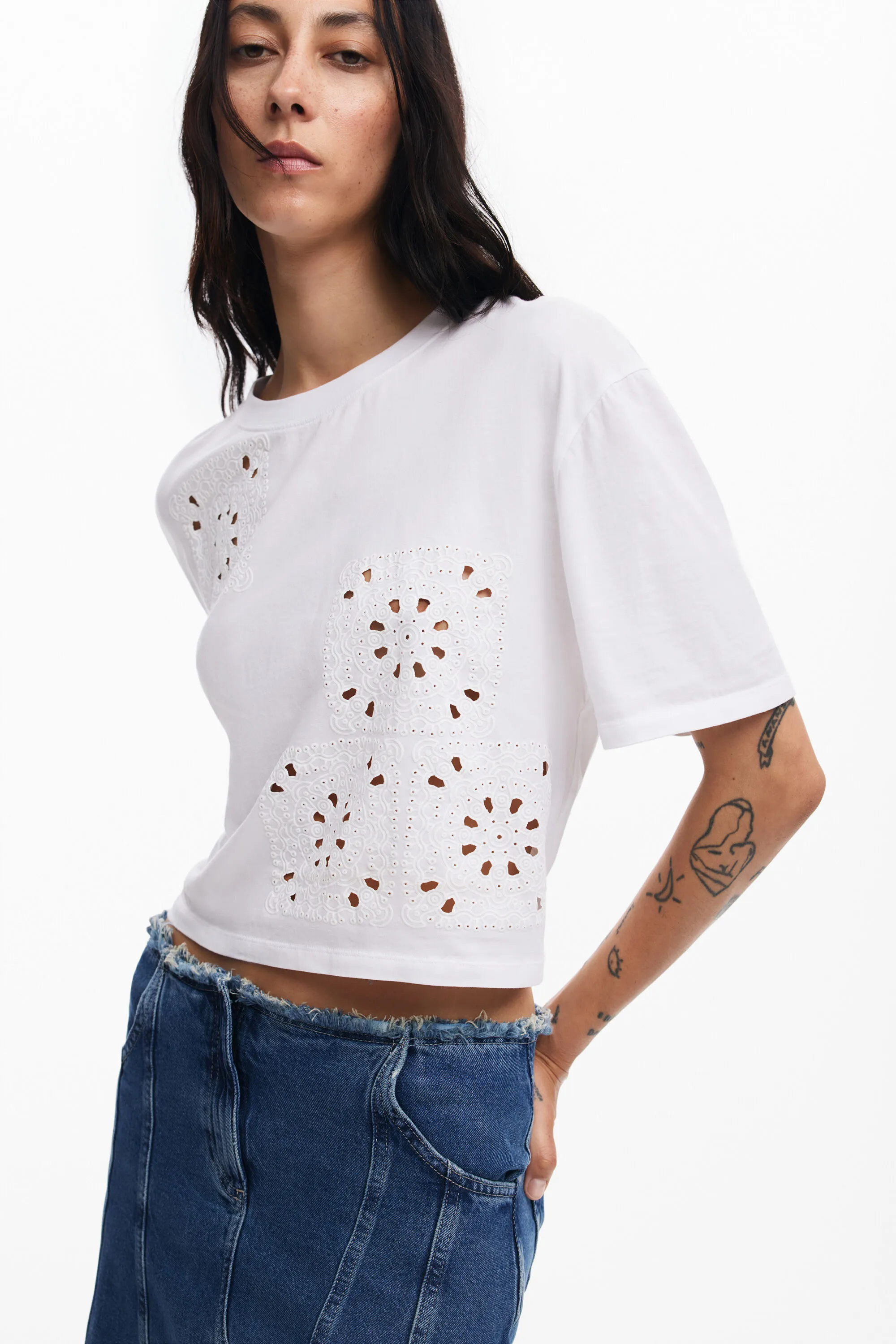 Camiseta lisa detalles